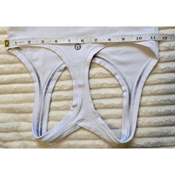 Lot Of 4 Lululemon One 28" Leggings, One Long Sleeve, Two Tank Tops - Picture 15 of 16